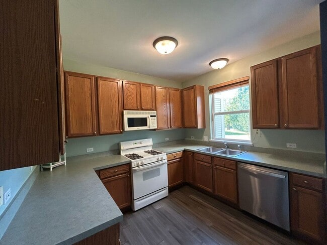 Building Photo - 2249 Sunrise Cir