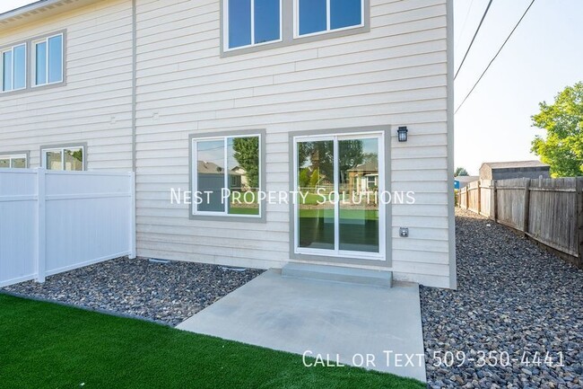 Building Photo - 1070 S Grand Dr