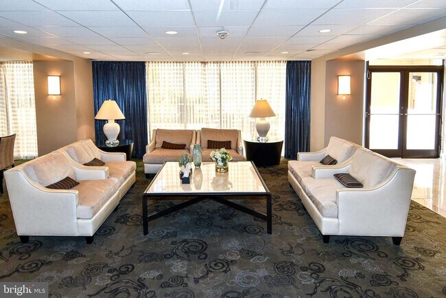 Building Photo - 4601 N Park Ave