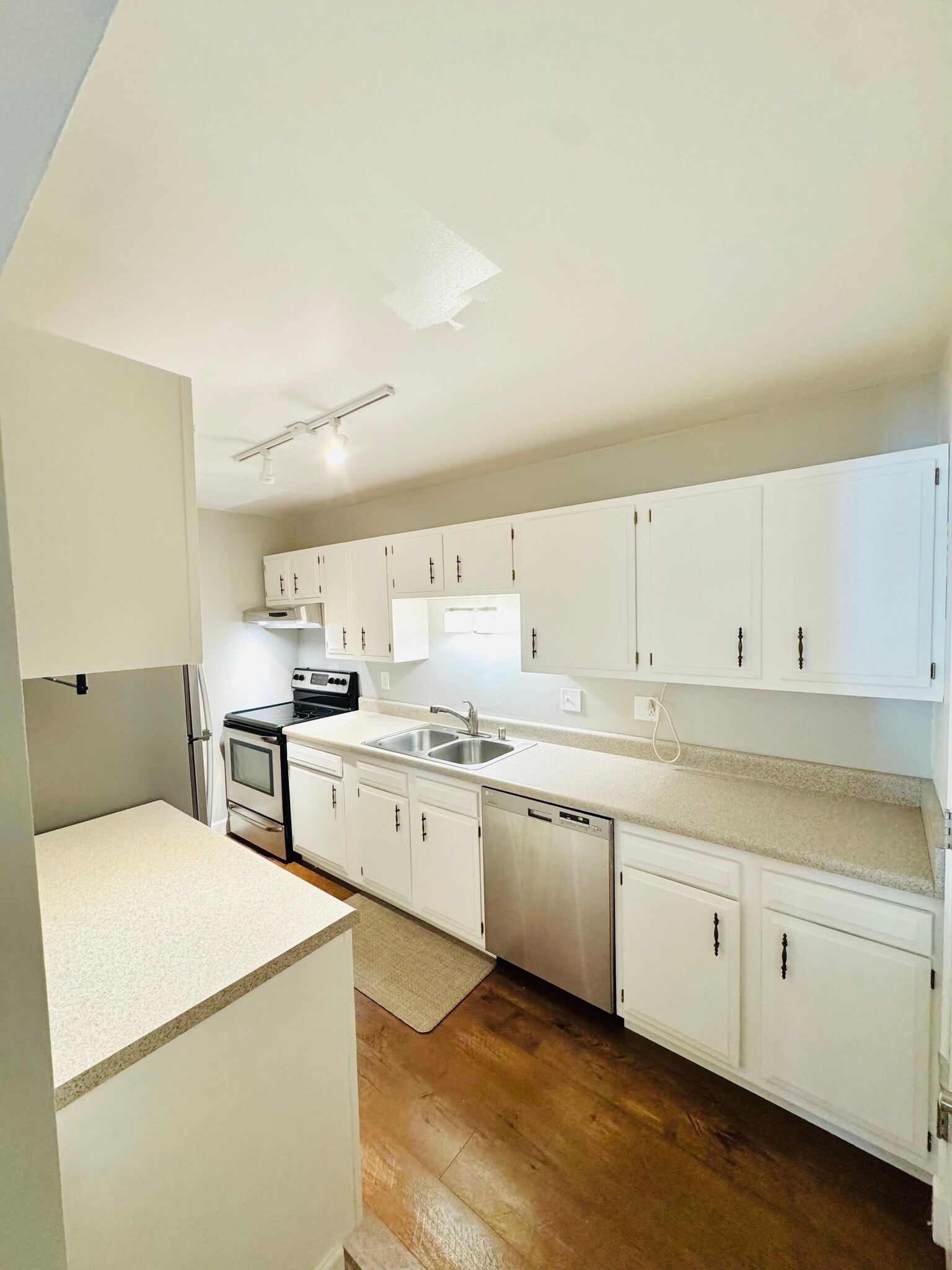 Building Photo - W170N11495 Armada Dr