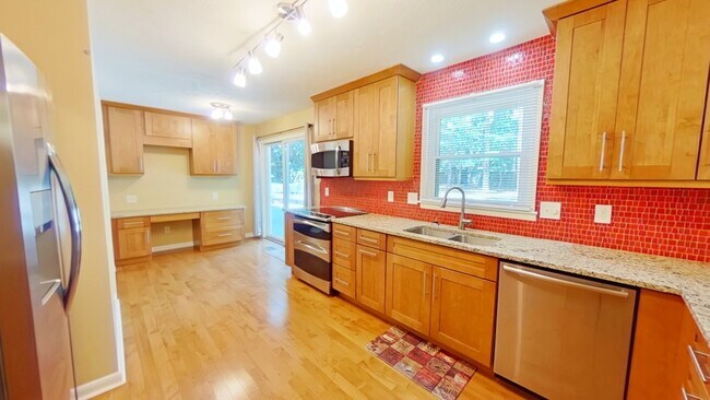 Building Photo - 3314 Jura Dr