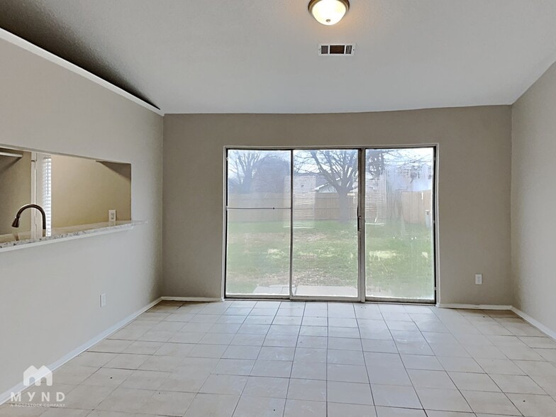 Building Photo - 7417 Shadow Bend Dr