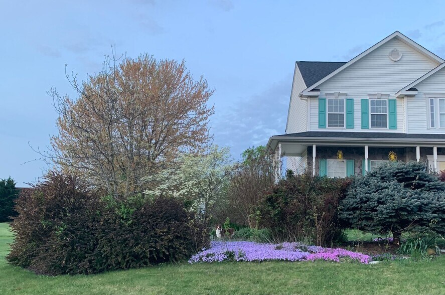 Building Photo - 107 Wheat Field Terrace