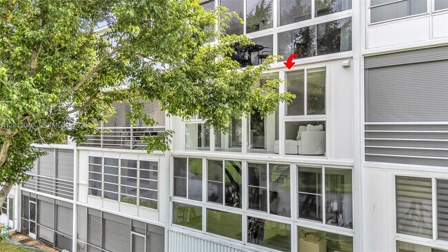 Building Photo - 3042 Harwood D