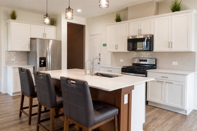 Building Photo - 4925 Pismo Ray Dr