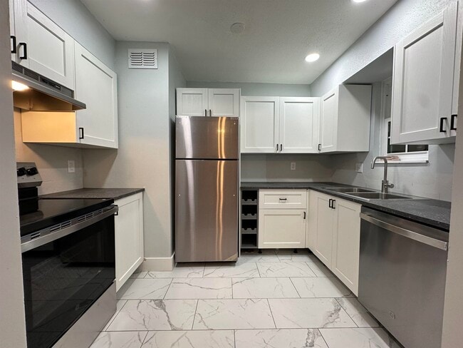 Building Photo - 1951 N Meridian Rd