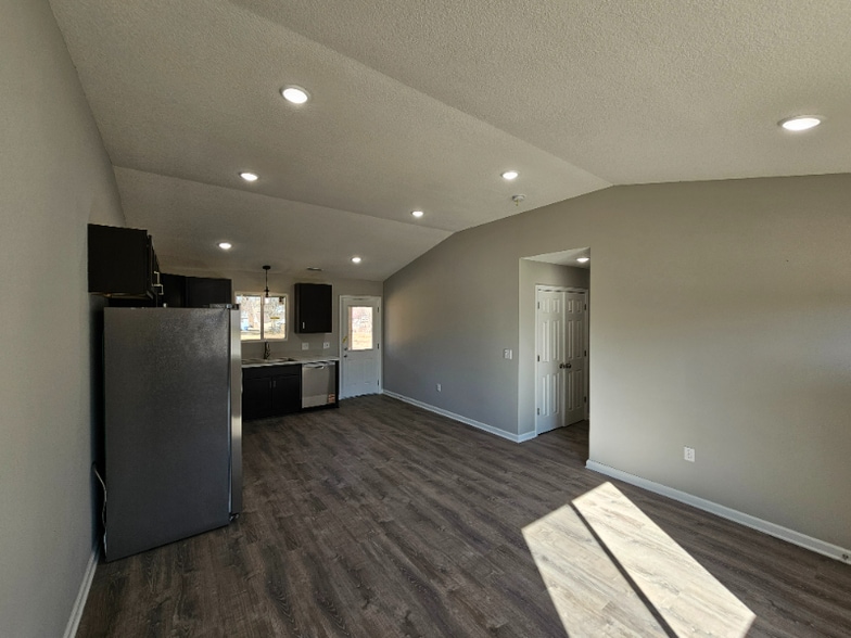 Building Photo - 626 Prospect St