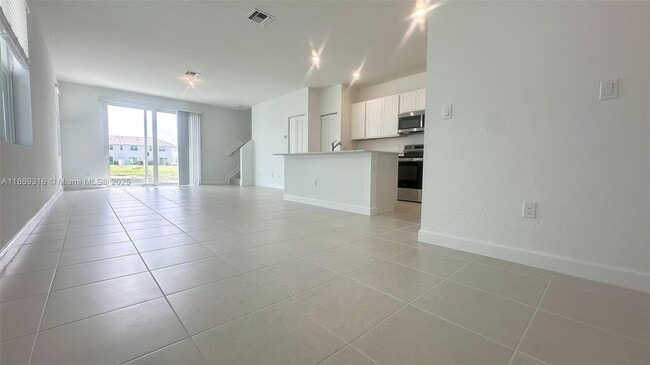 Building Photo - 538 Rivergrass St