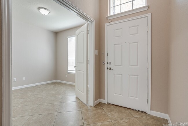 Building Photo - 2307 Clover Ridge