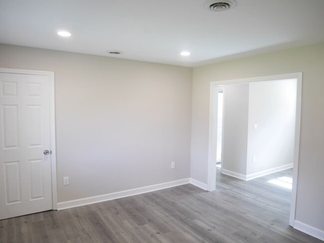 Building Photo - Charming Single-Family Home with Modern Up...