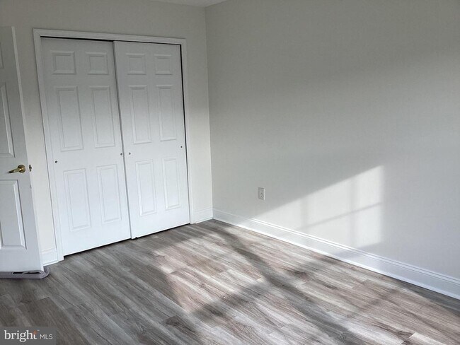 Building Photo - 36 Weaver Dr