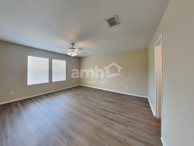 Building Photo - 806 Silverado Way