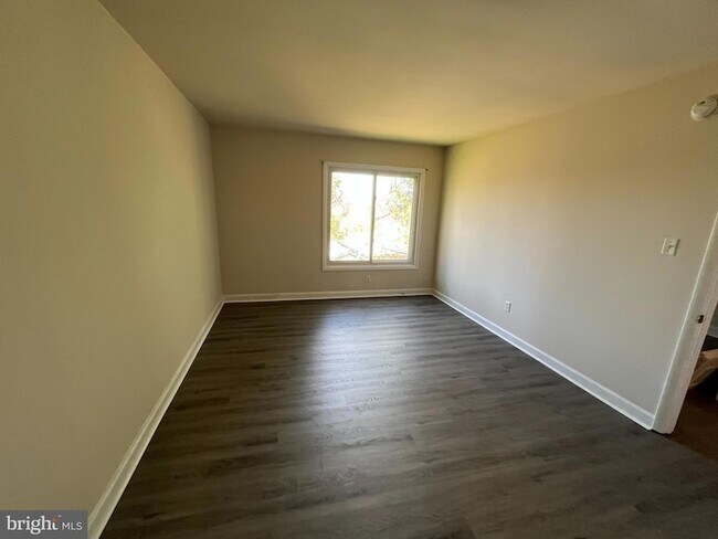 Building Photo - 105 Berry St