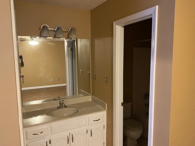 Building Photo - 9161 Valkrie Ln