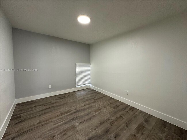 Building Photo - 6032 SW 25th St