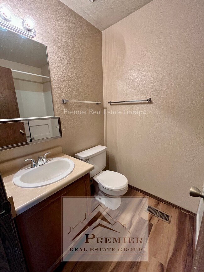 Building Photo - 2158 Baltimore Cir