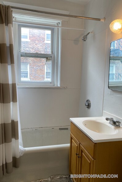 Building Photo - 88 Washington St