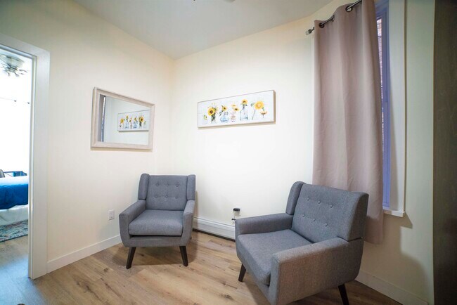 Building Photo - 204 48th St