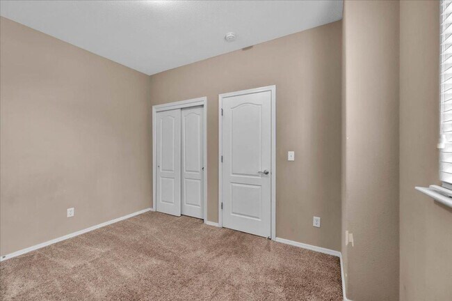 Building Photo - Spacious 4 Bedroom Home in North Clovis Gated Community