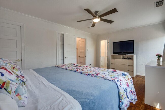Building Photo - 4630 Kelton Dr