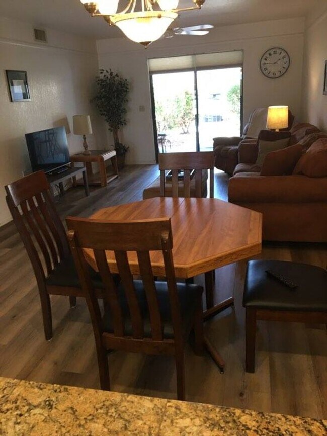 Building Photo - Furnished Condo Summer Rental