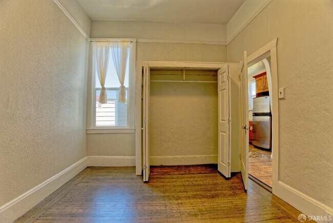 Building Photo - 1218 York St