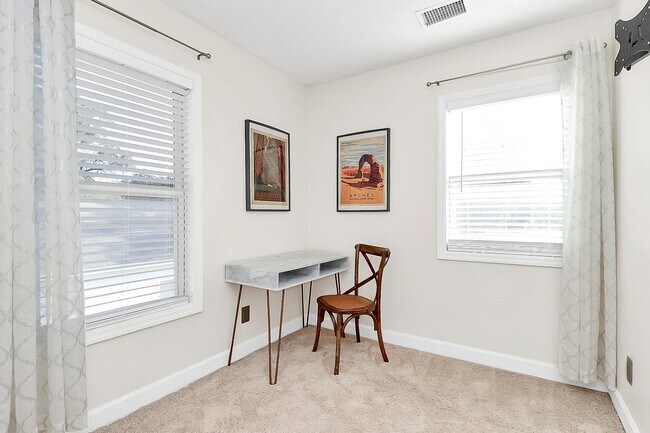 Building Photo - 2016 Brewton Dr