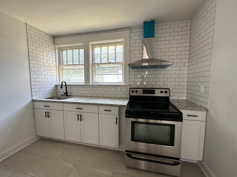 Building Photo - 1111 Buchanan St