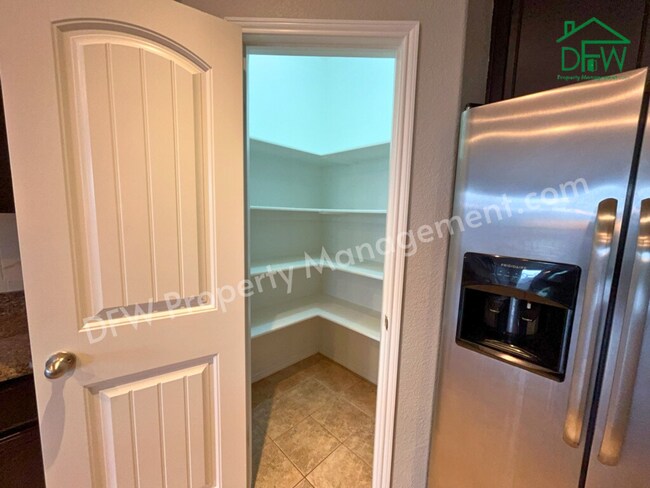 Building Photo - Spacious 4-Bedroom Home for Lease in Kelle...