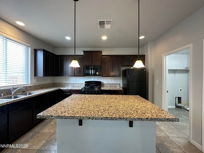 Building Photo - 3885 Silent Pebble Wy