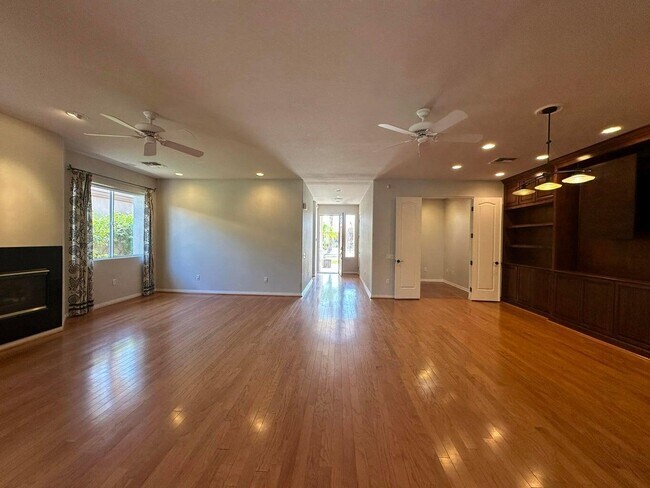 Building Photo - 40589 Palm Ct