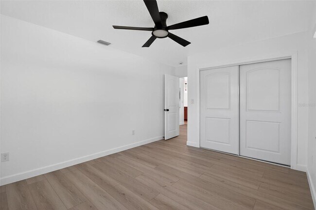 Building Photo - 4210 Palm Dr