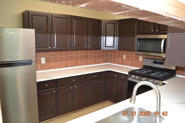 Building Photo - 26 Dorchester Dr