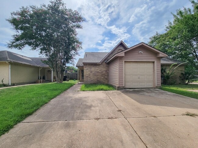 Building Photo - 17423 Ranch Country Rd