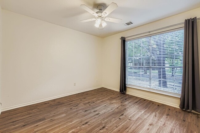 Building Photo - 4418 Mather