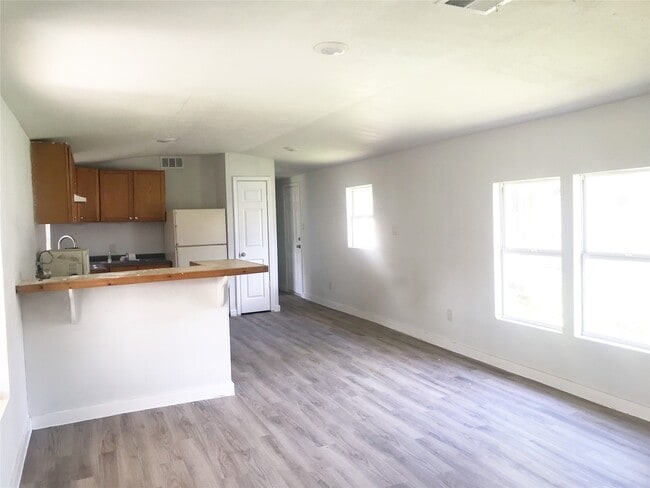 Building Photo - 3510 Fox Dr