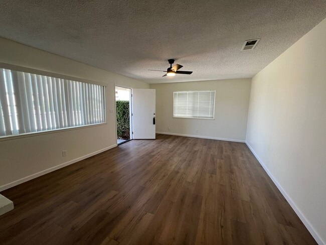 Building Photo - 1250 Bolton Dr