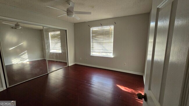 Building Photo - 1308 Red Deer Way