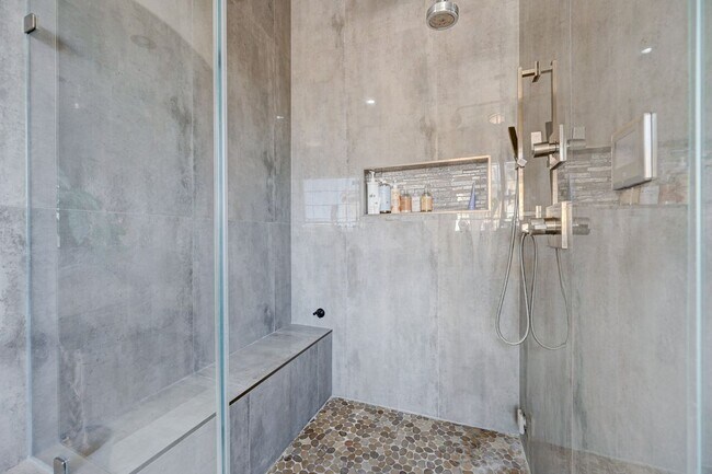 Building Photo - 9738 Bear Trap Ct