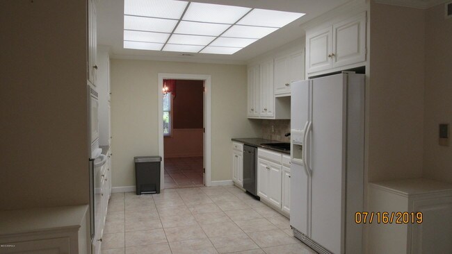 Building Photo - 950 Northwood Commons Dr