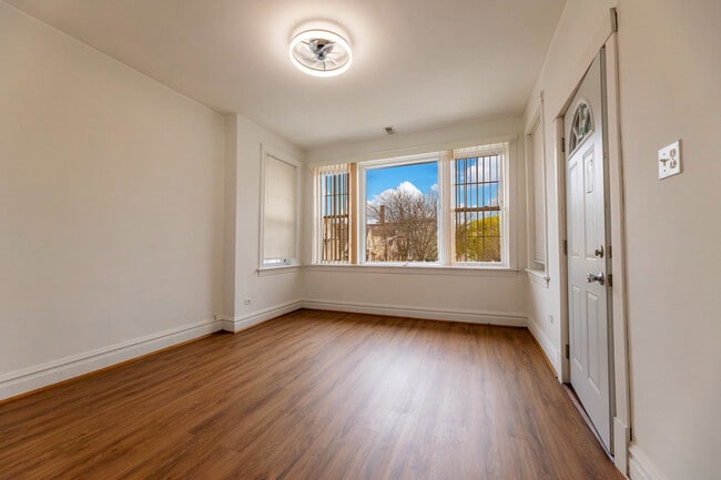 Building Photo - 2630 W 42nd St