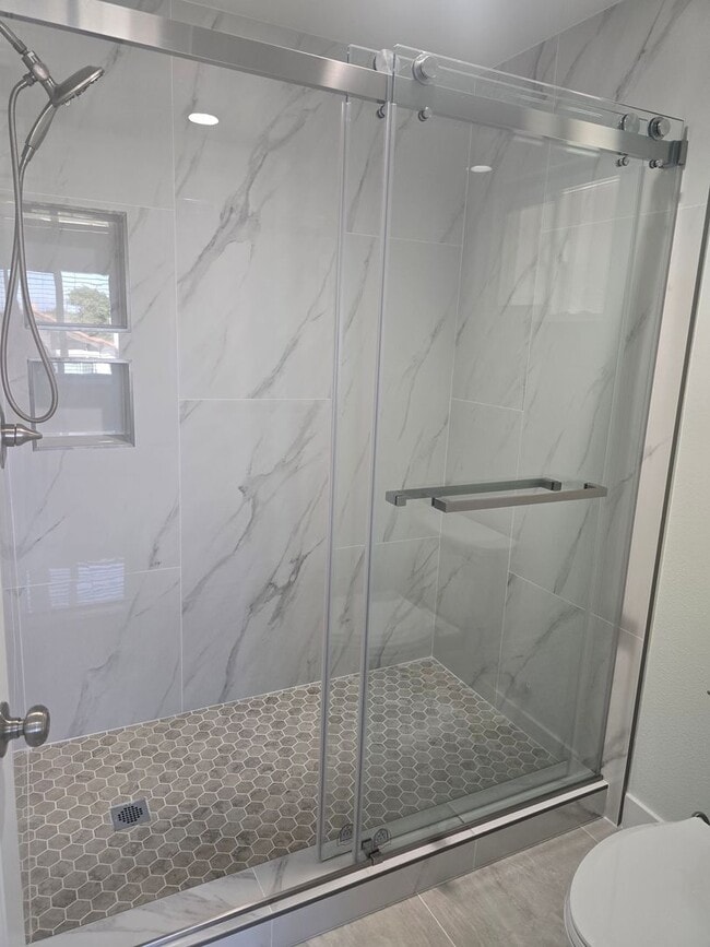 Building Photo - Fully Remodeled 4-Bedroom, 3-Bath Rental H...