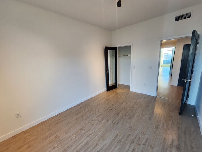 Building Photo - Exceptional Two Level 3 bedroom Condo in upscale Luxe Lofts