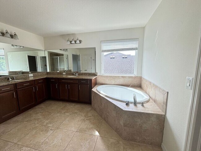 Building Photo - 10126 Celtic Ash Dr