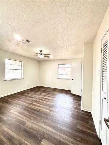 Building Photo - 1618 Oakridge Dr