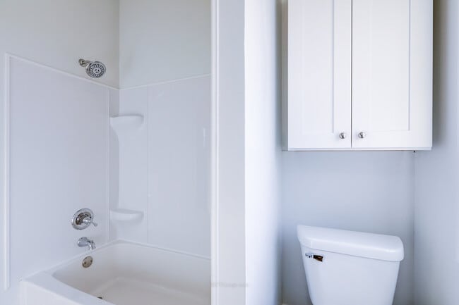 Building Photo - 224 Lemont St