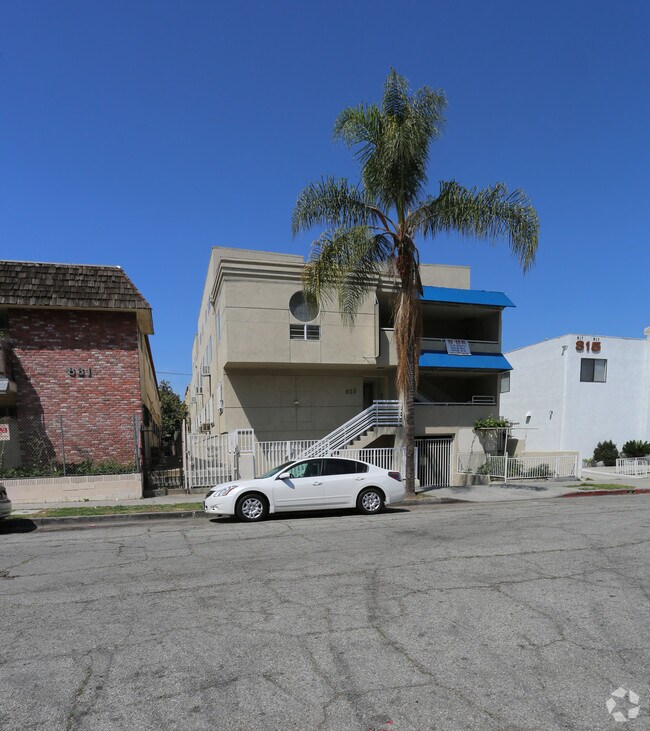 Building Photo - 825 S Ardmore Ave