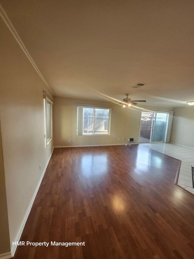 Building Photo - Beautiful 3 bedroom Condo