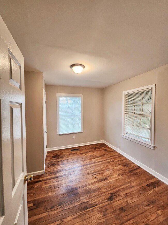 Building Photo - 5517 Court O