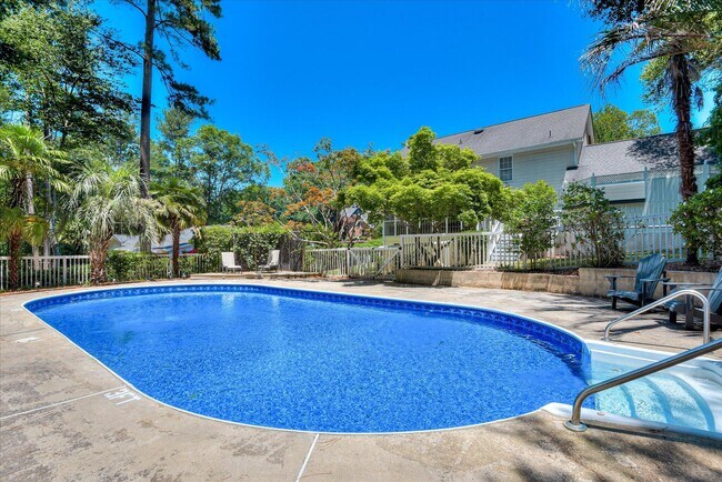 Building Photo - 869 Hickory Ridge Rd